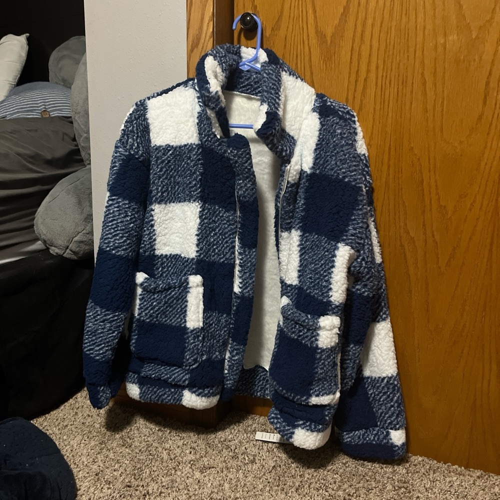 Brand New, never used medium Sherpa zip up jacket